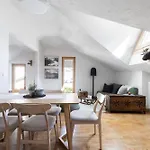 Il Triangolo Sul Bianco Degli Sportivi! Prázdninový dům
