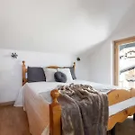 Il Triangolo Sul Bianco Degli Sportivi! Nyaraló Courmayeur