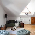 Nyaraló Il Triangolo Sul Bianco Degli Sportivi! Courmayeur