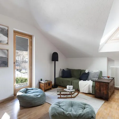 Il Triangolo Sul Bianco Degli Sportivi! * Courmayeur